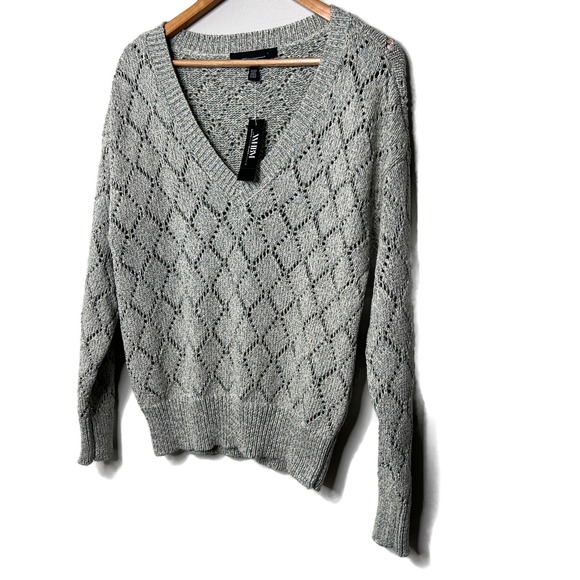 White House Black Market NWT Pointelle Marled Shimmer Knit V-Neck Sweater Size M - Picture 10 of 16
